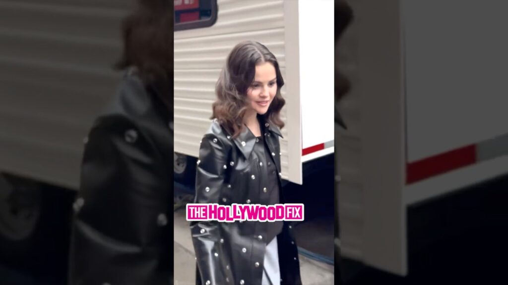 Selena Gomez Savagely Swerves On A Fan Taking Too Long For A Selfie While Arriving On Set In N.Y. Selena Gomez Savagely Swerves On A Fan Taking Too Long For A Selfie While Arriving On Set In N.Y.