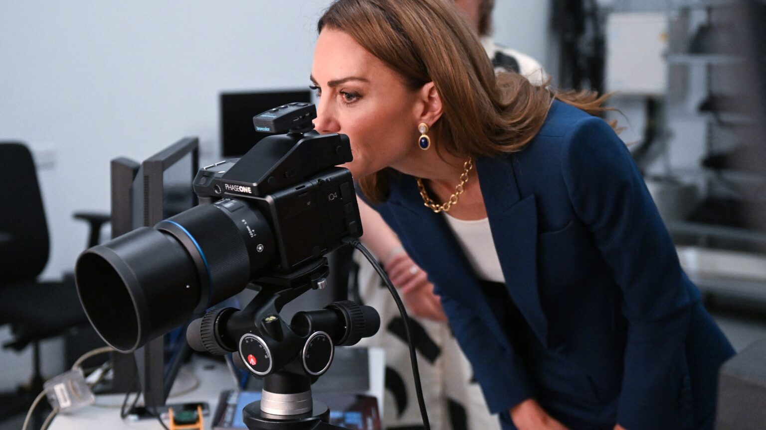 Kate Middleton just did sharp navy tailoring with an… Kate Middleton just did sharp navy tailoring with an…