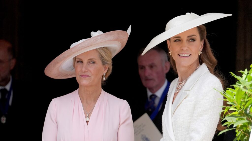 Kate Middleton and Sophie, the Duchess of Edinburgh, showcase their ‘unbreakable bond’ as they match outfits at Garter Day celebrations Kate Middleton and Sophie, the Duchess of Edinburgh, showcase their ‘unbreakable bond’ as they match outfits at Garter Day celebrations