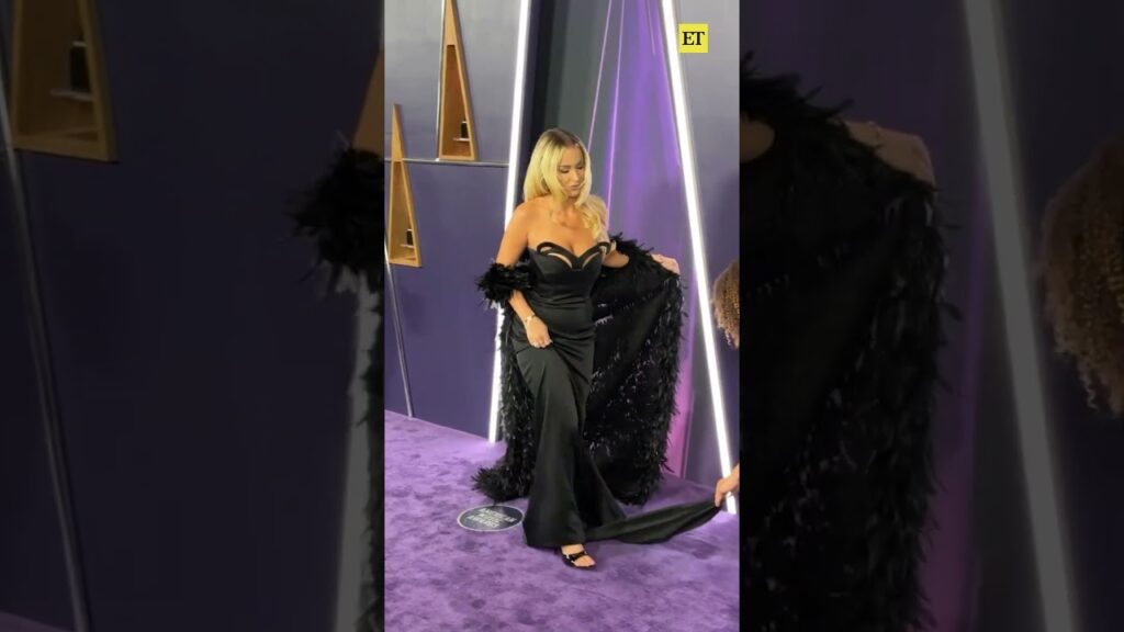 Tana Mongeau and Makoa made the #AMAs carpet their date night. 😍 #tanamongeau
