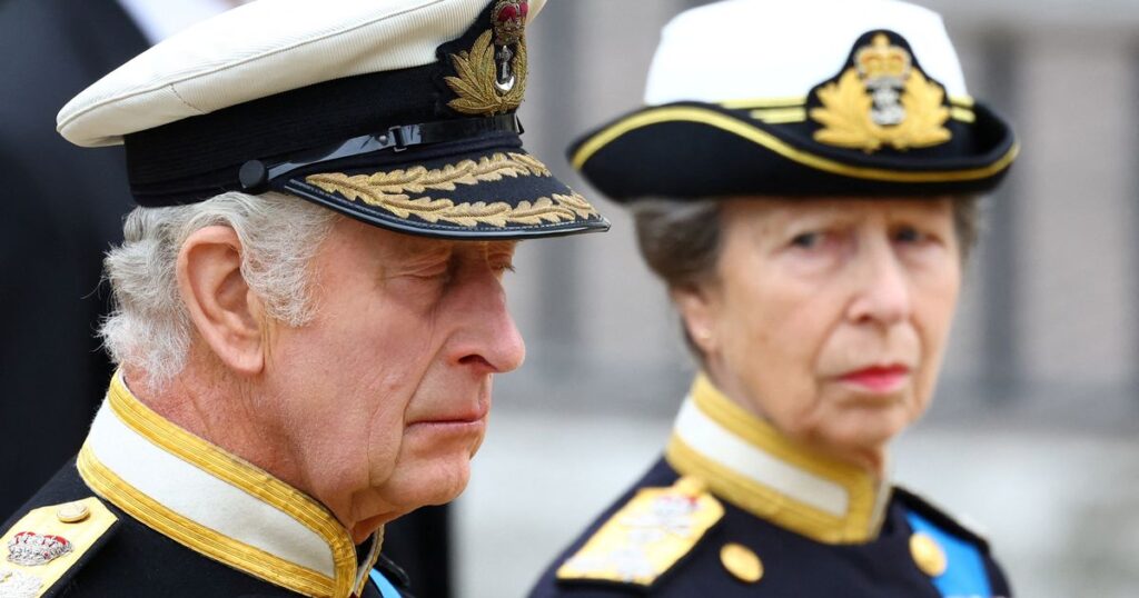 King Charles knew his mother had died after hearing two heartbreaking words Ipso logo