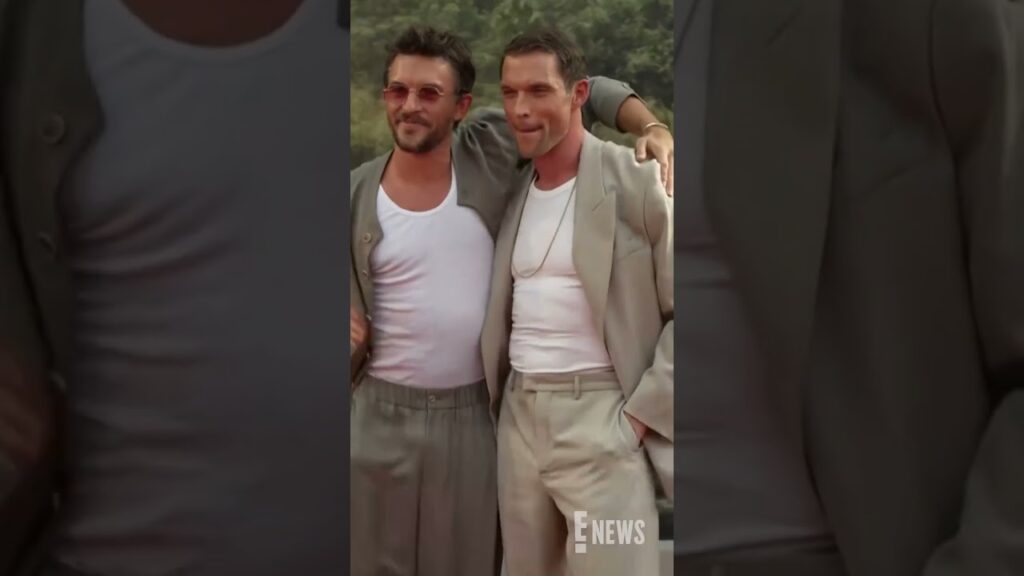Jonathan Bailey and Ed Skrein are dancing through life at the #JurassicWorldRebirth premiere. 😍