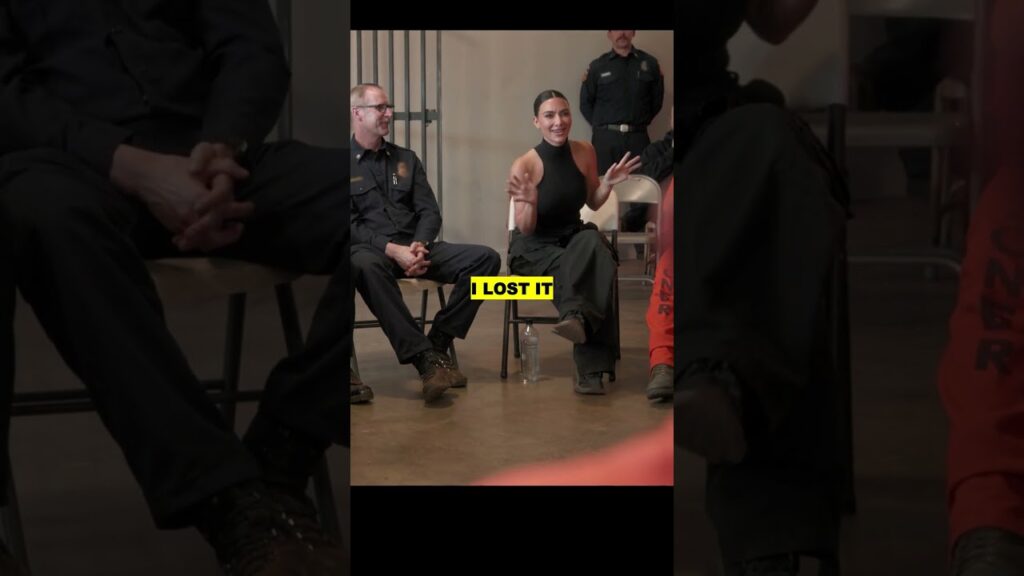 I saw an officer laughing at Kim😂 Kendall Jenner