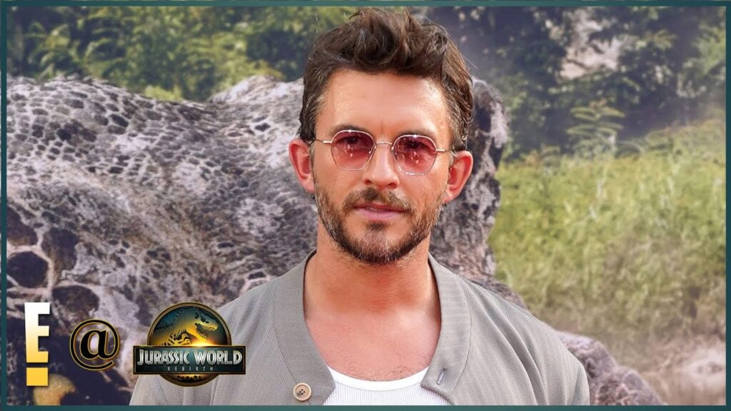 Jonathan Bailey Reacts to His “Slutty” Shoes | Jurassic World Rebirth | E! News Jonathan Bailey Reacts to His "Slutty" Shoes | Jurassic World Rebirth | E! News