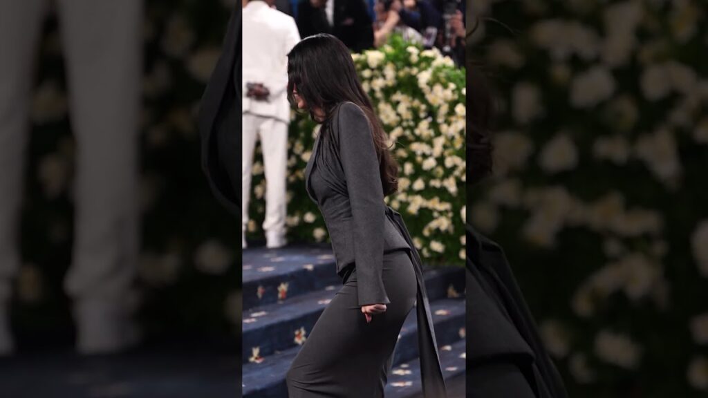 Kendall Jenner channels couture at the 2025 Met Gala. ✨#shorts