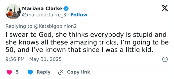 Tweet screenshot showing a user criticizing Meghan Markle after sharing her kitchen hack, mentioning she thinks everybody is stupid. Tweet screenshot showing a user criticizing Meghan Markle after sharing her kitchen hack, mentioning she thinks everybody is stupid.