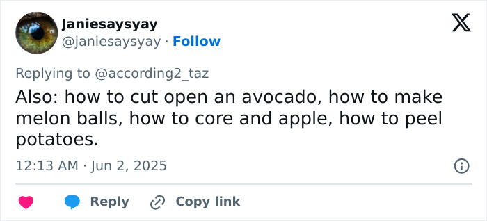 Tweet screenshot showing a user discussing kitchen hacks including how to cut avocado, make melon balls, core apples, and peel potatoes. Tweet screenshot showing a user discussing kitchen hacks including how to cut avocado, make melon balls, core apples, and peel potatoes.