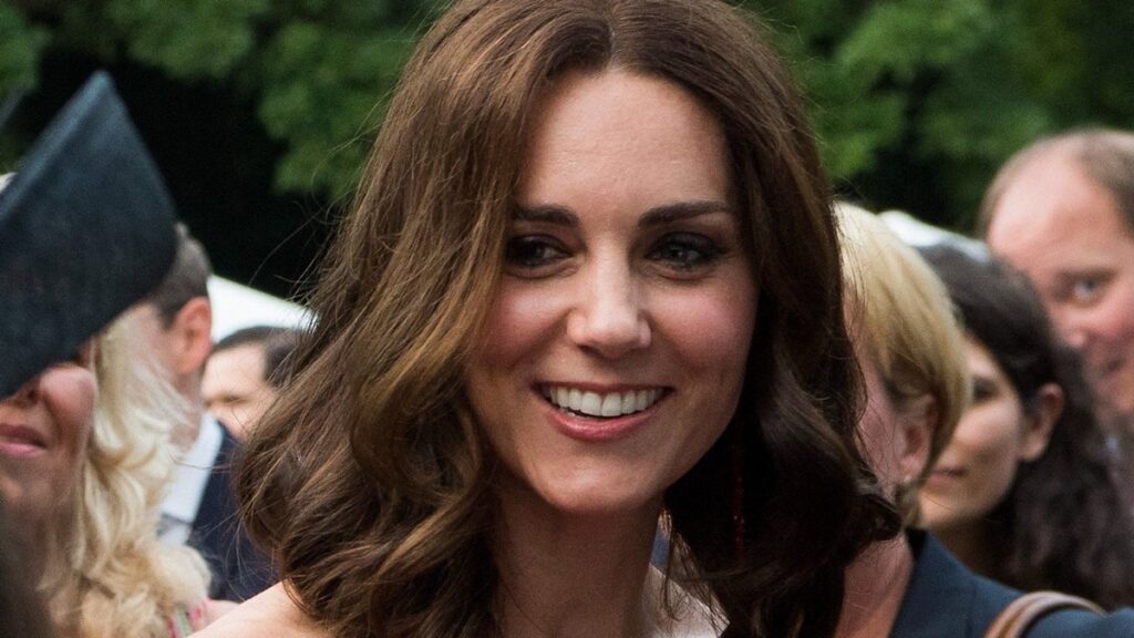 H&M has a Princess Kate lookalike summer dress for just £20 in the sale H&M has a Princess Kate lookalike summer dress for just £20 in the sale