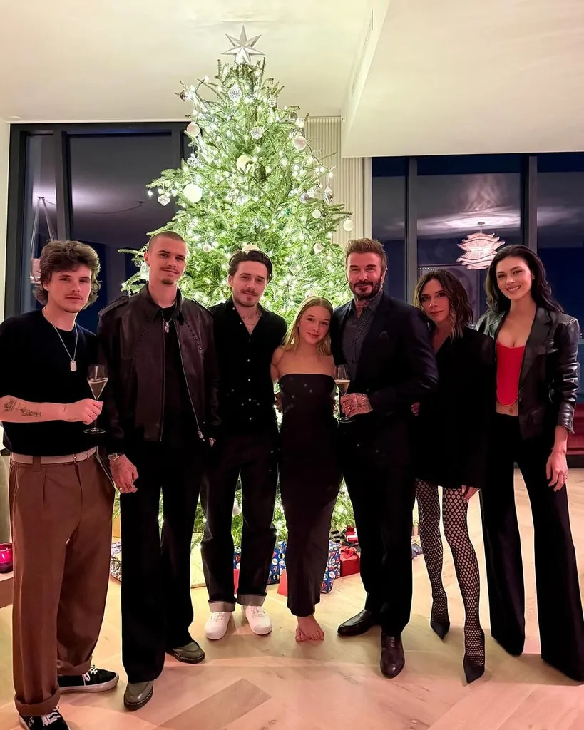 <p>Everyone&rsquo;s Together for Christmas</p>