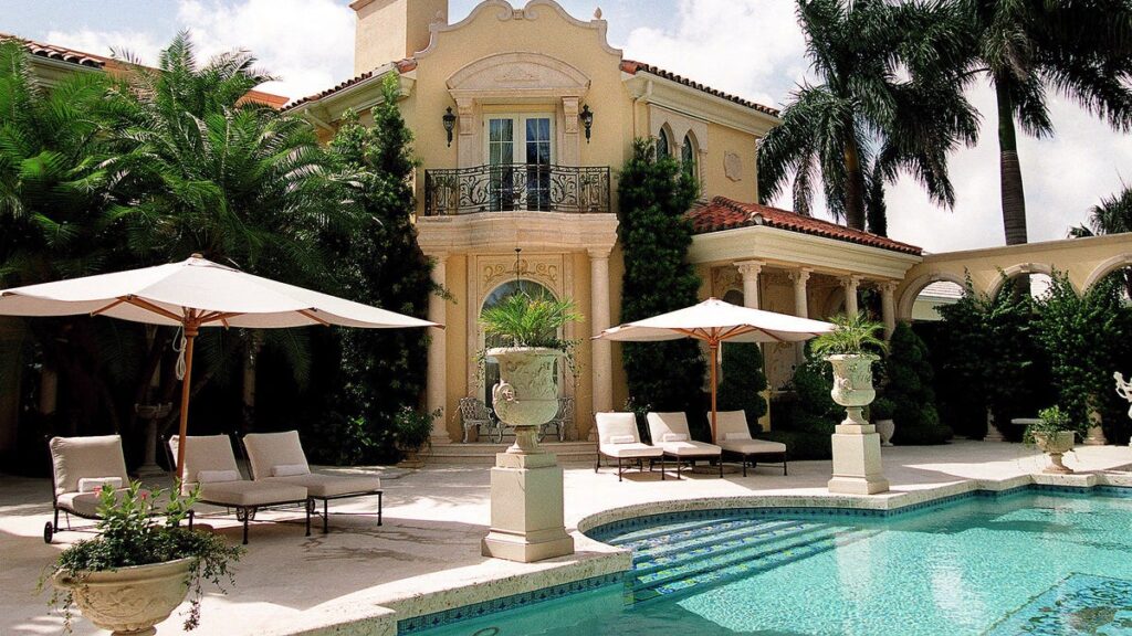 40 celebrities and athletes who live in Jupiter, Florida 40 celebrities and athletes who live in Jupiter, Florida