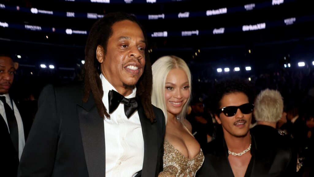 Beyonce brings out Jay-Z during final Paris show Beyonce brings out Jay-Z during final Paris show