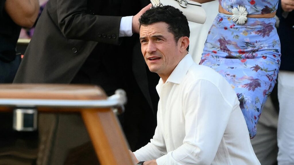 Orlando Bloom arrives at Jeff Bezos' wedding without Katy Perry