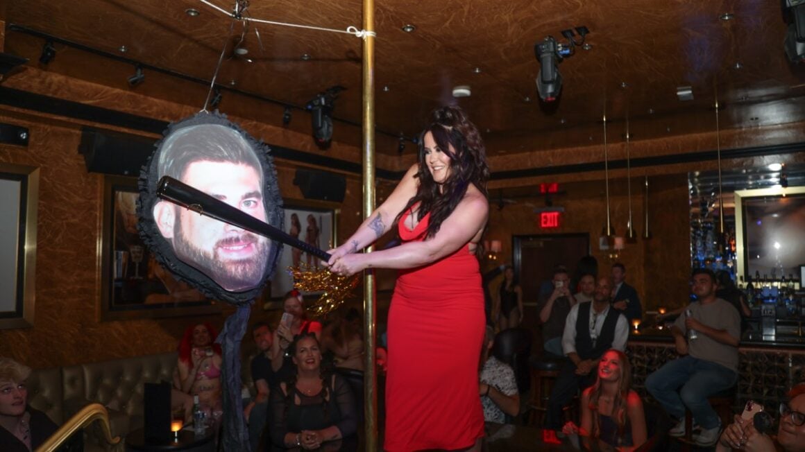 Reality TV Star, Jenelle Evans, Celebrates Divorce With Party At Spearmint Rhino New York City