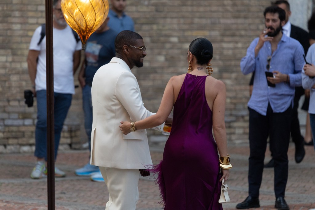 Usher ahead of Jeff Bezos' wedding