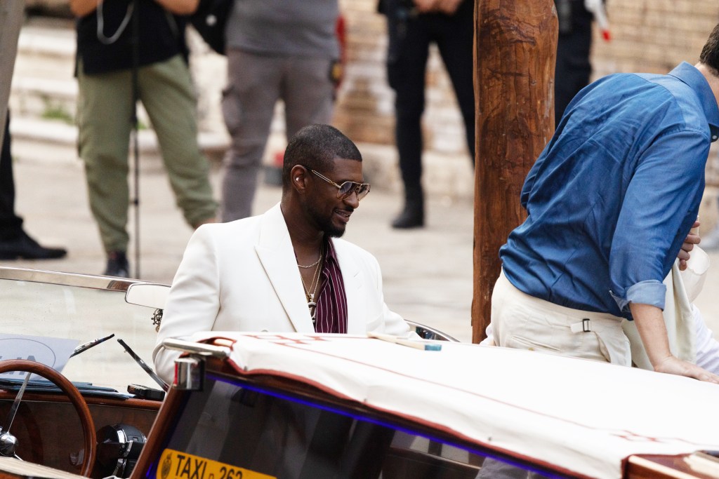 Usher ahead of Jeff Bezos' wedding