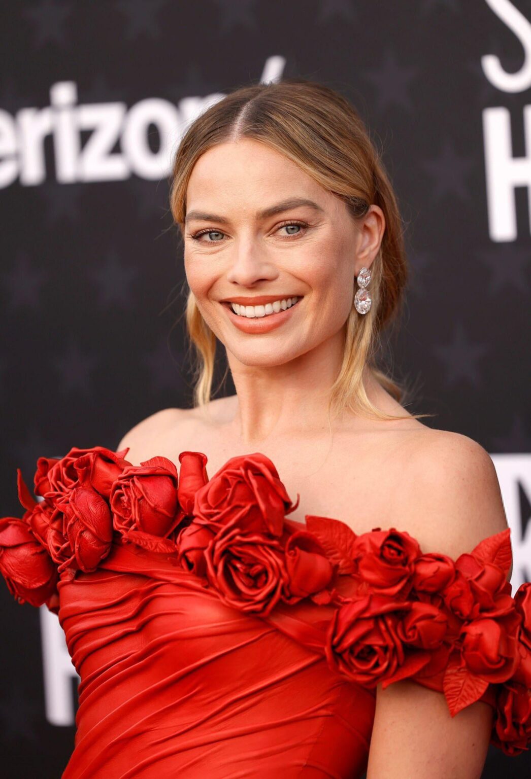 Margot Robbie at the critics choice awards | 2024 Margot Robbie at the critics choice awards | 2024