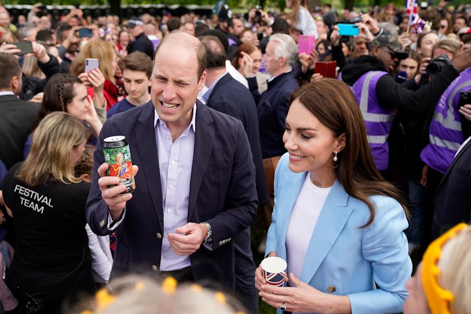 Prince William and Kate Middleton mingle with the crowds at a coronation concert