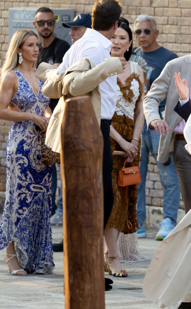 Ellie Goulding, Wendy Deng, Tom Brady attend lauren sanchez and jeff bezos wedding