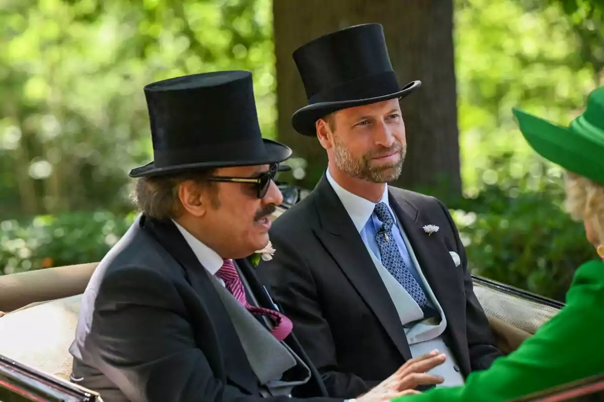 Two elegantly dressed men wearing top hats travel in a carriage, conversing with a woman dressed in green in an outdoor setting. Two elegantly dressed men wearing top hats travel in a carriage, conversing with a woman dressed in green in an outdoor setting.