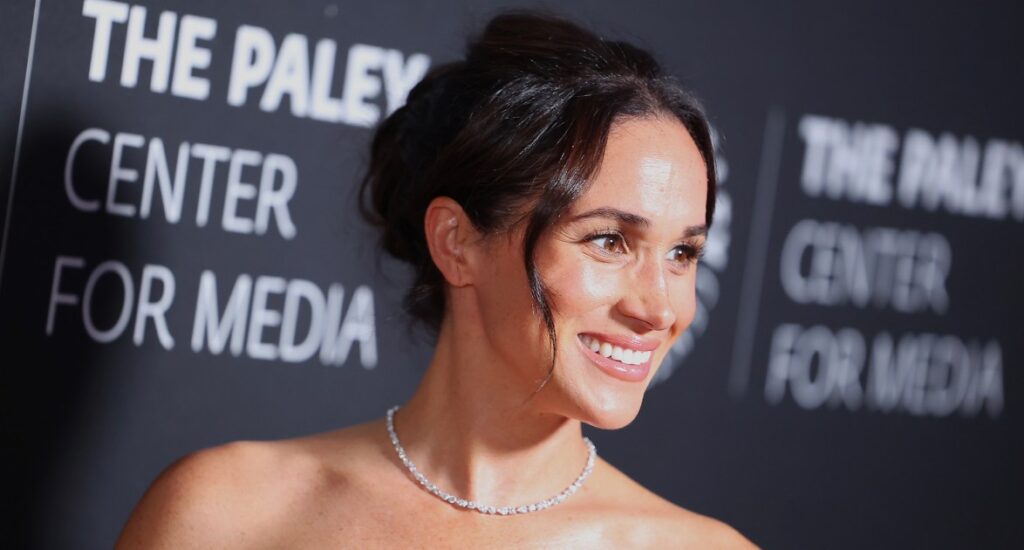 Meghan Markle Spotted at Disneyland Wearing Birdies Starling Meghan Markle Spotted at Disneyland Wearing Birdies Starling