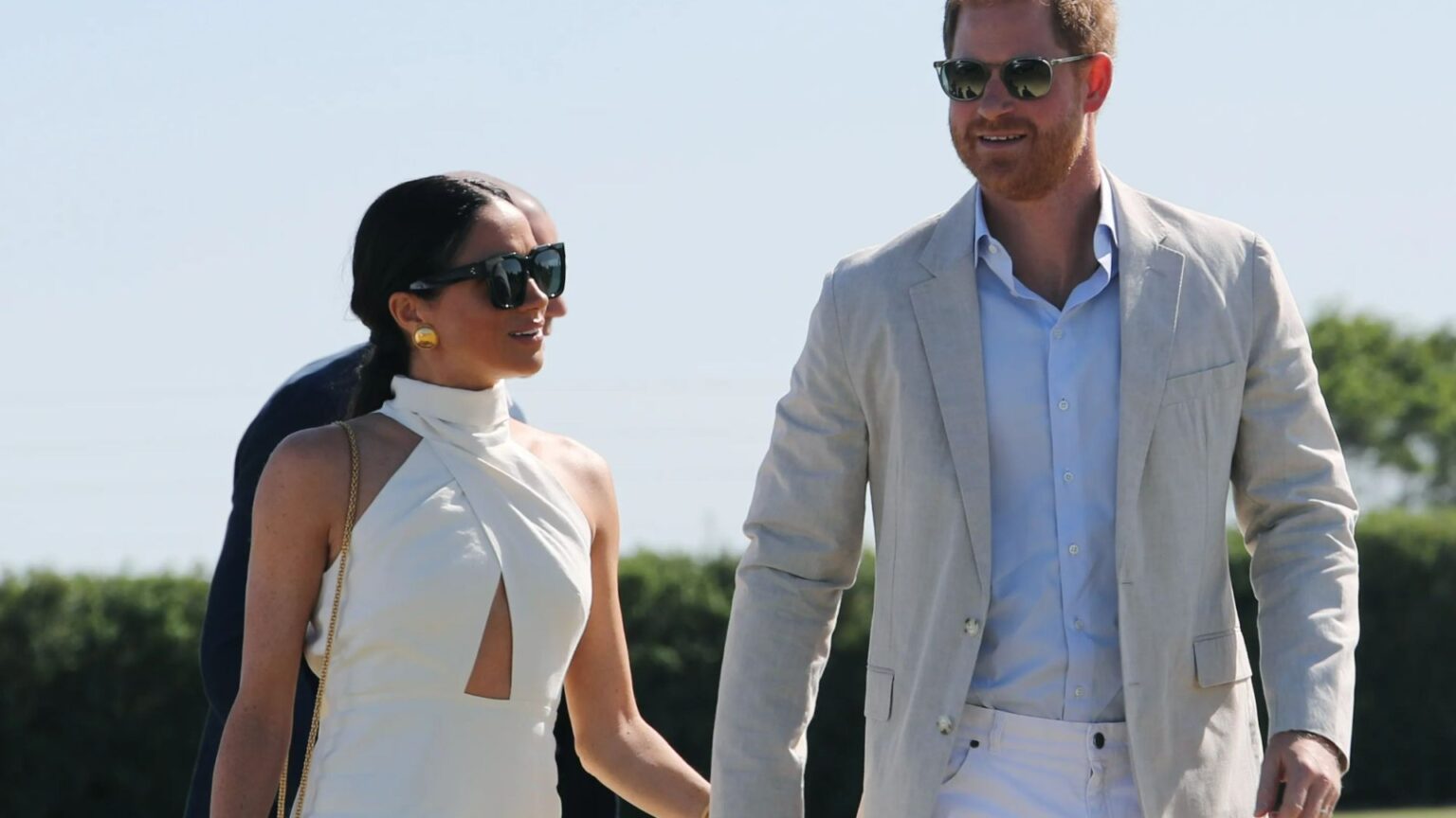 Meghan Markle’s shows are just ‘rich housewife’ hobbies – she throws mud at the wall to see what sticks Meghan Markle's shows are just 'rich housewife' hobbies - she throws mud at the wall to see what sticks