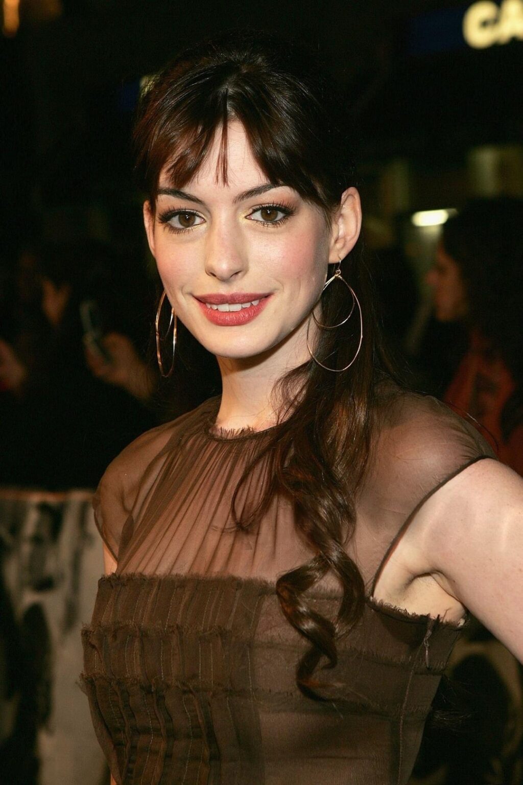 Anne Hathaway at the premiere of "Walk The Line". November 13, 2005.