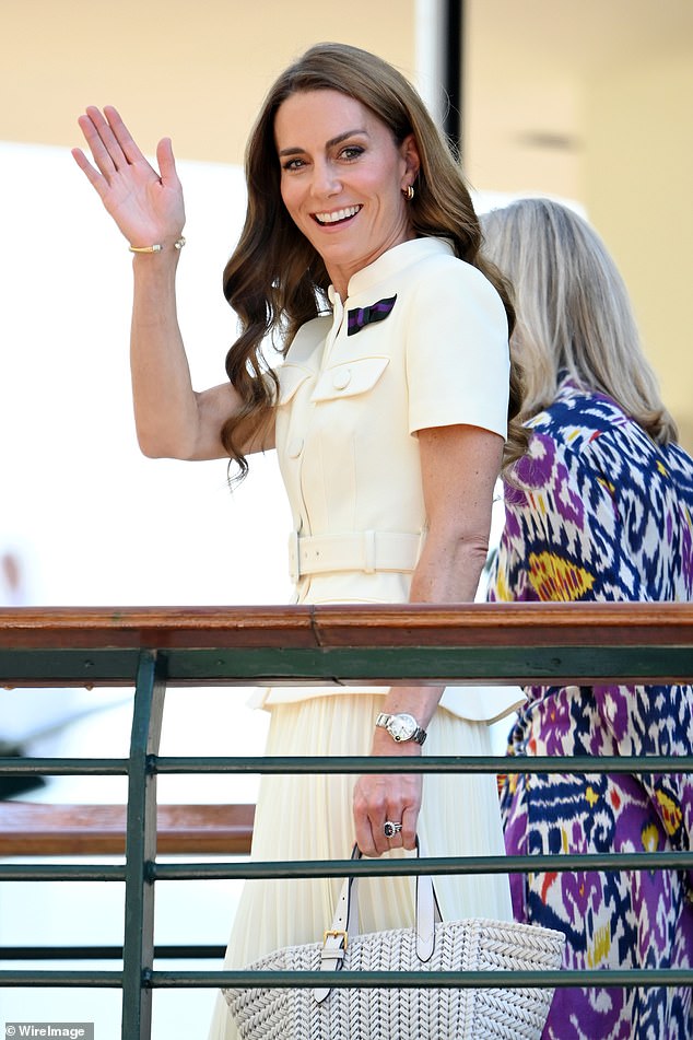 She also wore her famous sapphire engagement ring, which famously used to belong to her late mother-in-law Diana, Princess of Wales