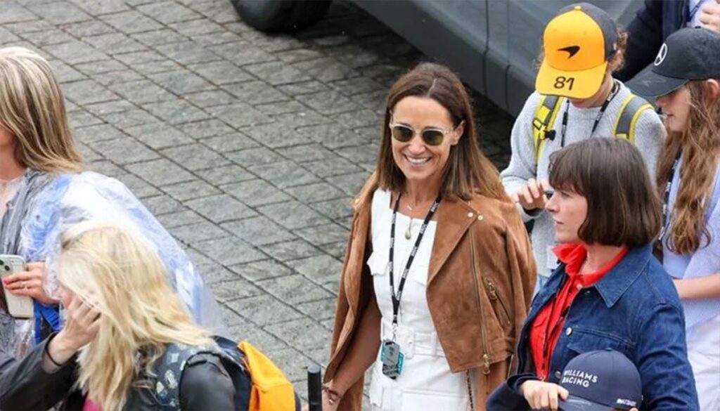Pippa Middleton debuts dramatic Bob in surprise appearance Pippa Middleton debuts dramatic Bob in surprise appearance
