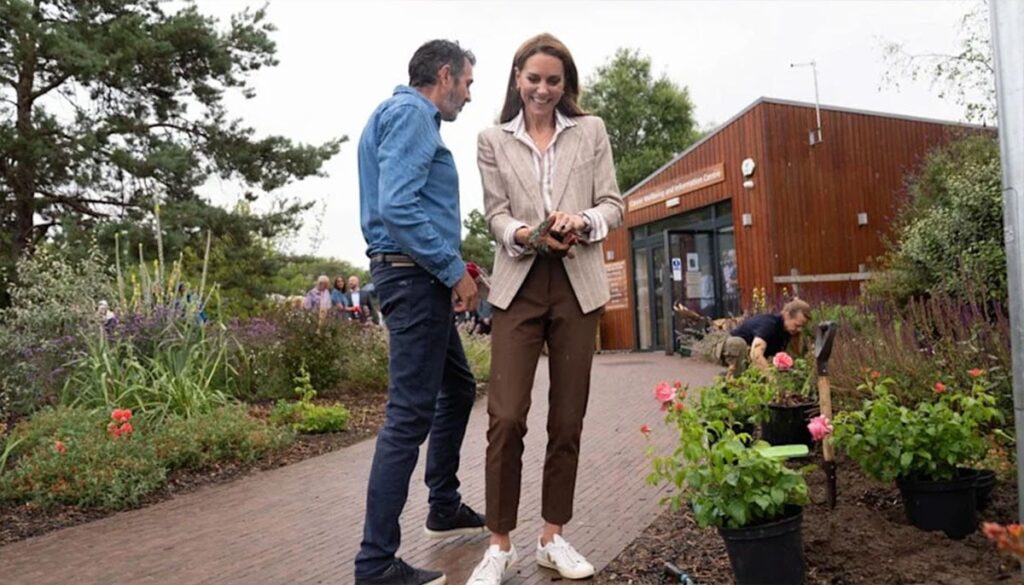 How to recreate Kate’s effortless striped shirt moment How to recreate Kate’s effortless striped shirt moment