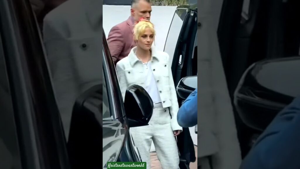 kristen stewart video song status #kristenstewartworld #kristenstewart #shorts #fashionweek kristen stewart video song status #kristenstewartworld #kristenstewart #shorts #fashionweek