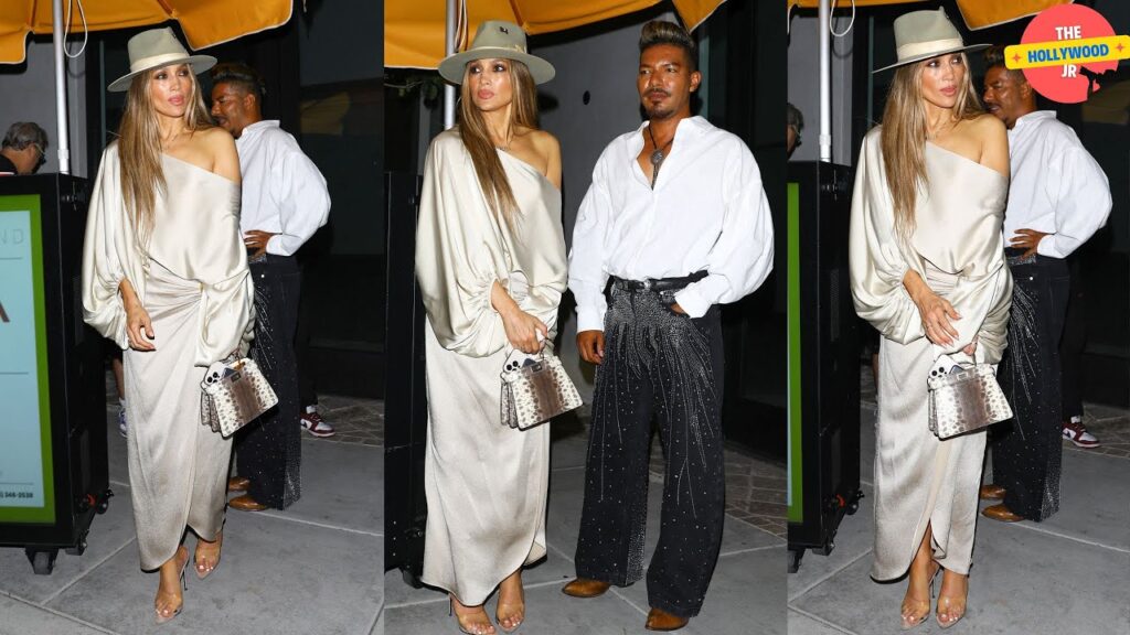 JENNIFER LOPEZ WAS PHOTOGRAPHED LEAVING ITALIAN RESTAURANT ALBA IN LOS ANGELES!!!