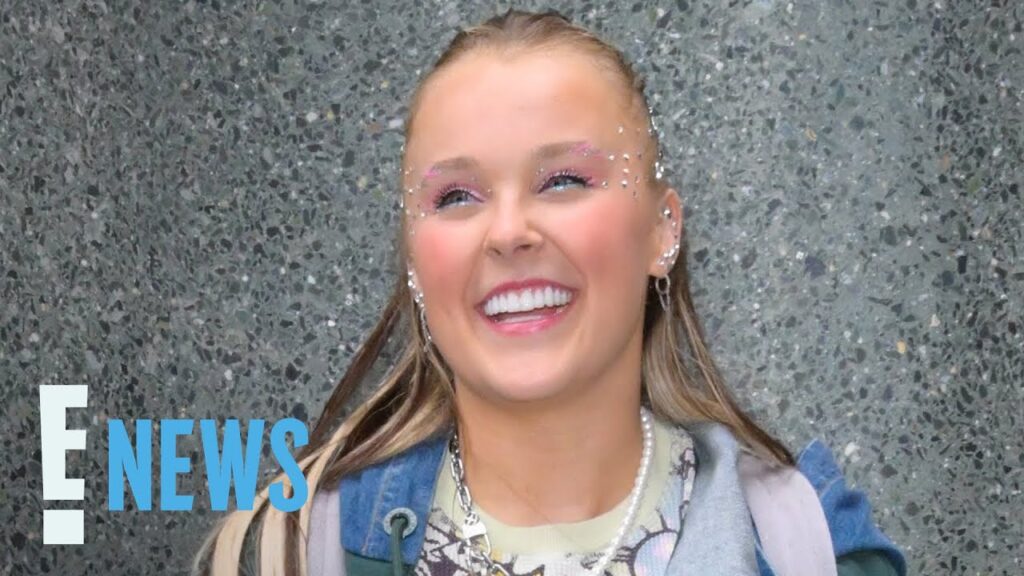 JoJo Siwa Looks So Different With Bombshell Blonde Curly Hair | E! News