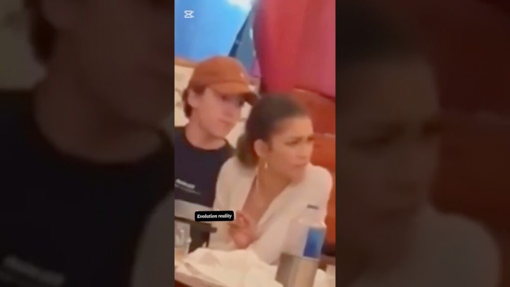 Tom Holland 😘 and Zendaya 😍 They're even sharing a plate omgg #zendaya #tomholland #shortsfeed