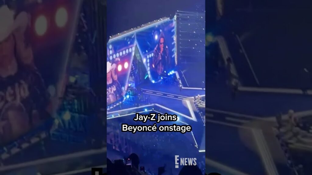 Jay-Z Performs With Beyoncé
