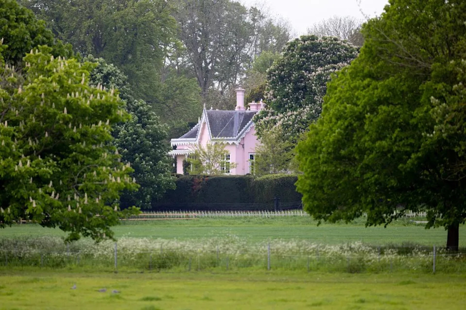 William and Catherine moved to Adelaide Cottage in August 2022, along with George, 12, Charlotte, 10, and Louis, 7. / Shutterstock