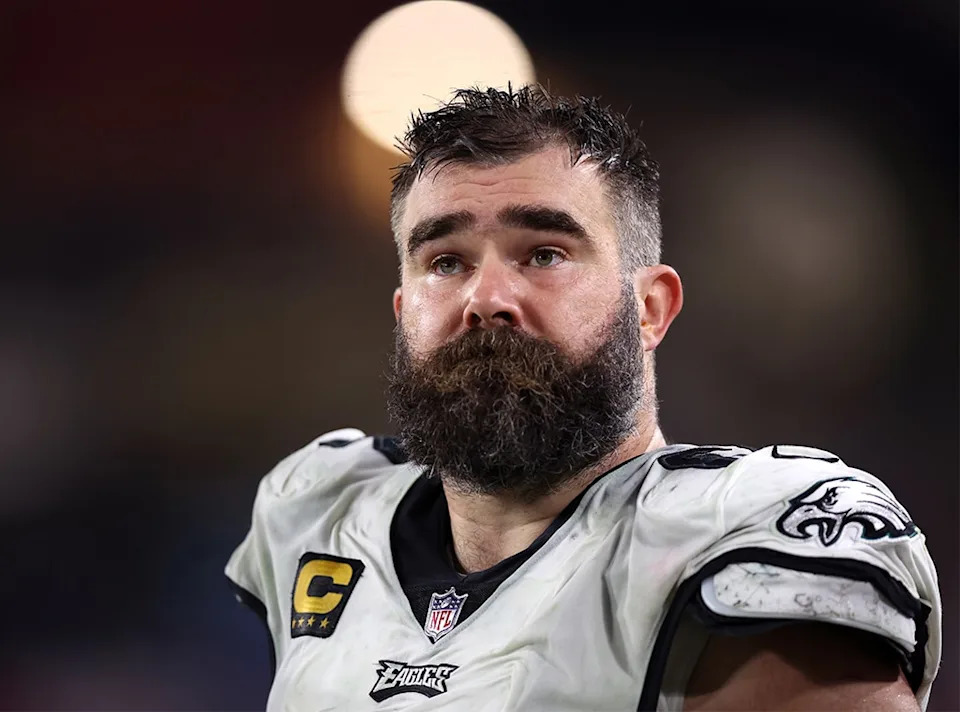 <p>Jason Kelce Doesn't Regularly Wash His Feet</p>