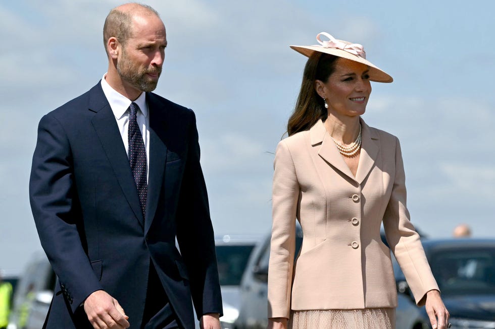 alamy live news. 3bpee4w the prince and princess of wales arrive to greet the president of france emmanuel macron and his wife brigitte macron at raf northolt, north london, on day one of the french president's state visit to the uk. picture date: tuesday july 8, 2025. this is an alamy live news image and may not be part of your current alamy deal . if you are unsure, please contact our sales team to check. alamy live news. 3bpee4w the prince and princess of wales arrive to greet the president of france emmanuel macron and his wife brigitte macron at raf northolt, north london, on day one of the french president's state visit to the uk. picture date: tuesday july 8, 2025. this is an alamy live news image and may not be part of your current alamy deal . if you are unsure, please contact our sales team to check.