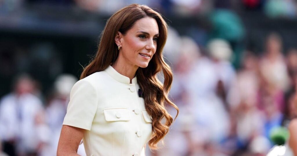 Kate Middleton's private secretary branded 'silver fox' at Wimbledon - Celebrity News - Entertainment