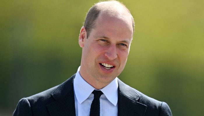 Prince William pays attention as Harry ‘love bombs King