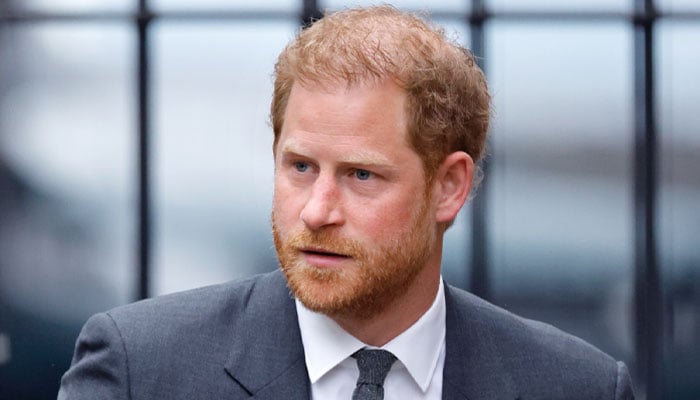 Prince Harry urged to ‘erase insults if he wants make amends