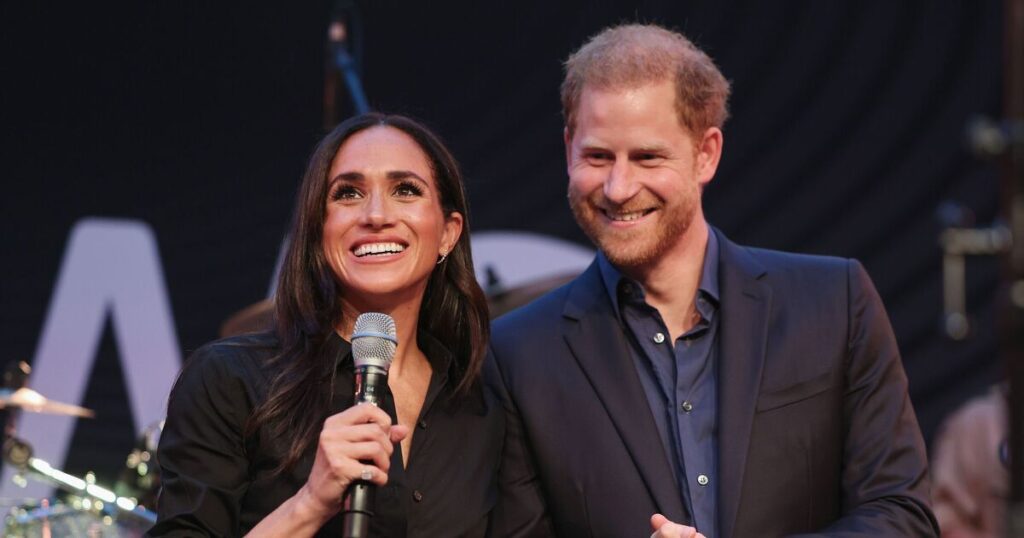 Royal Family LIVE: Prince Harry and Meghan savaged as ‘world's most boring' couple | Royal | News