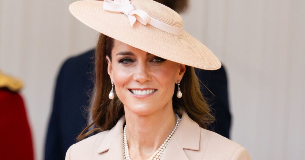 Reason why Princess Kate curtsied to the King 4 times at State Visit | Royal | News Reason why Princess Kate curtsied to the King 4 times at State Visit | Royal | News
