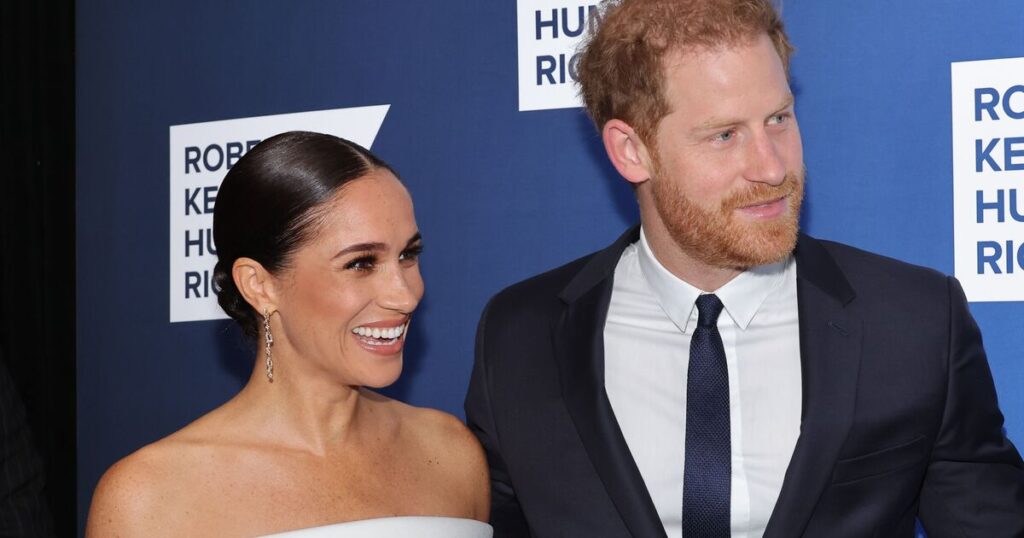 Suits fans figure out the exact moment that Meghan Markle started dating Prince Harry | Royal | News Suits fans figure out the exact moment that Meghan Markle started dating Prince Harry | Royal | News