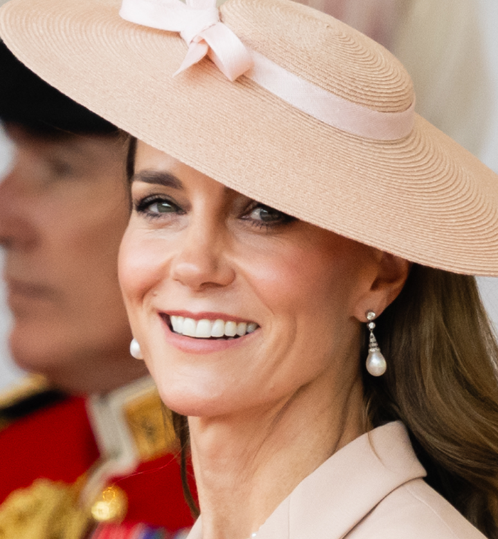 Kensington Palace Posts Striking Photo of Kate Middleton in Gorgeous Tiara 3 Weeks After She Misses Royal Ascot Yahoo entertainment home