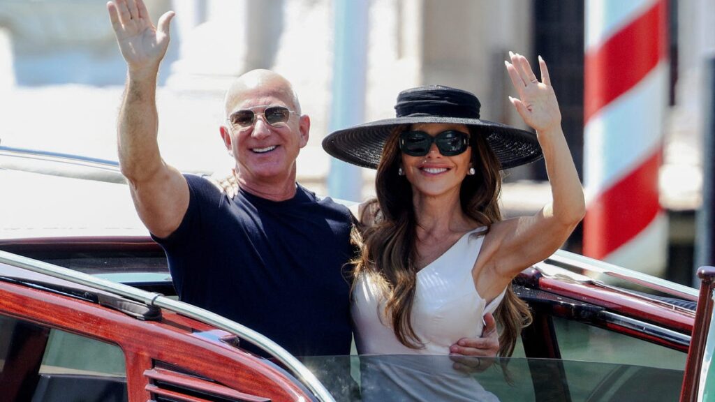 Jeff Bezos' wedding and the depthless billionaire photo op