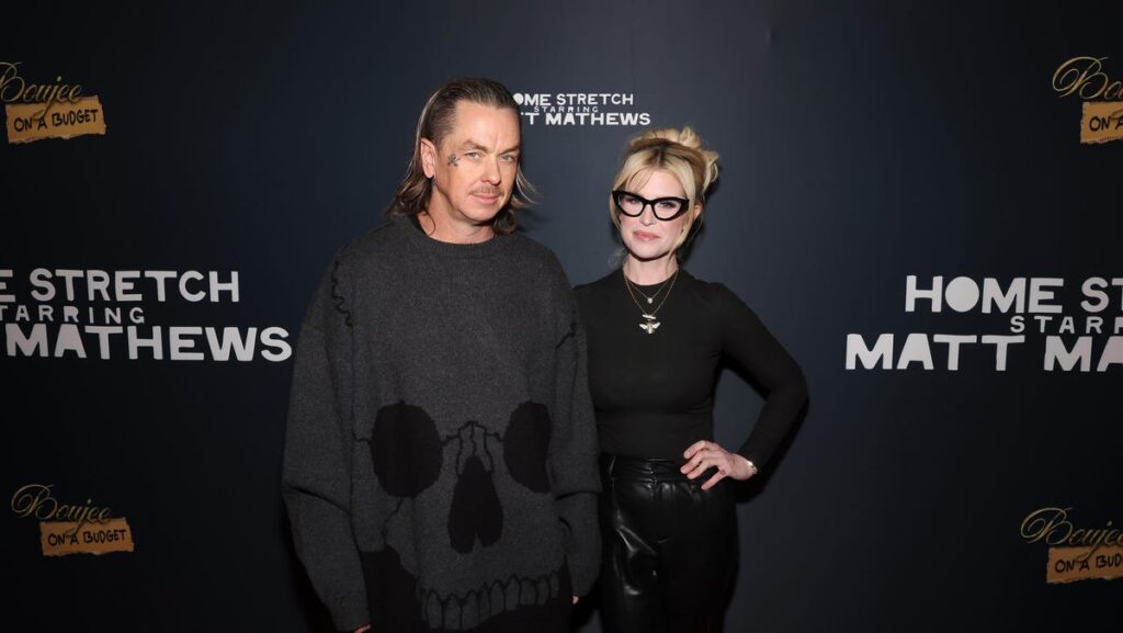 Kelly Osbourne, Sid Wilson get engaged at Ozzy Osbourne's final show