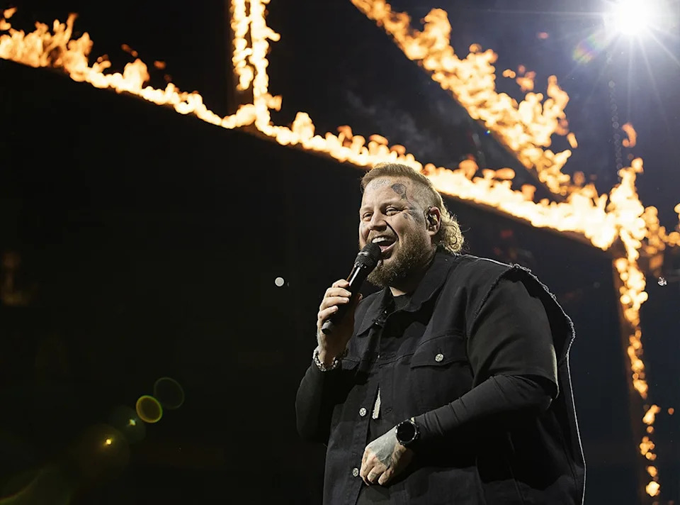 <p>Jelly Roll Admits He Once Pooped His Pants Onstage</p>