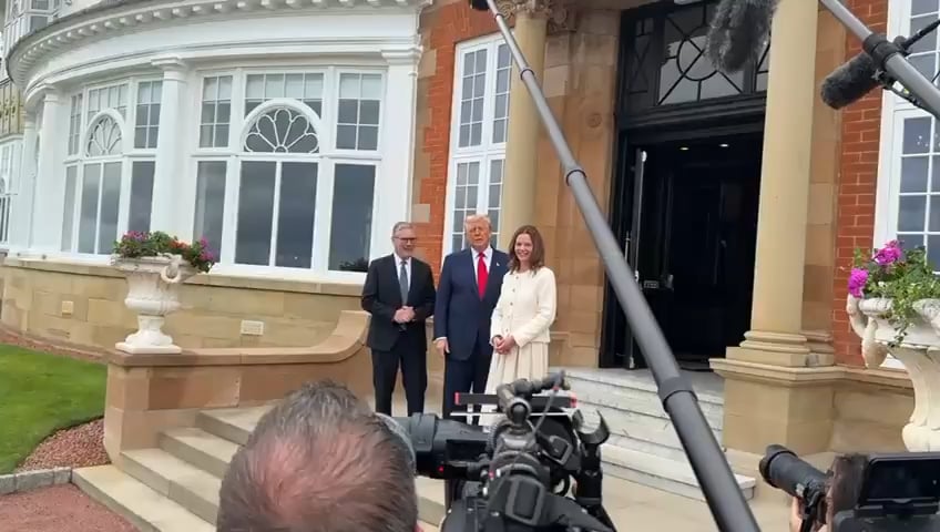 Trump's speech drowned out by Bagpiper at his Scotland event
