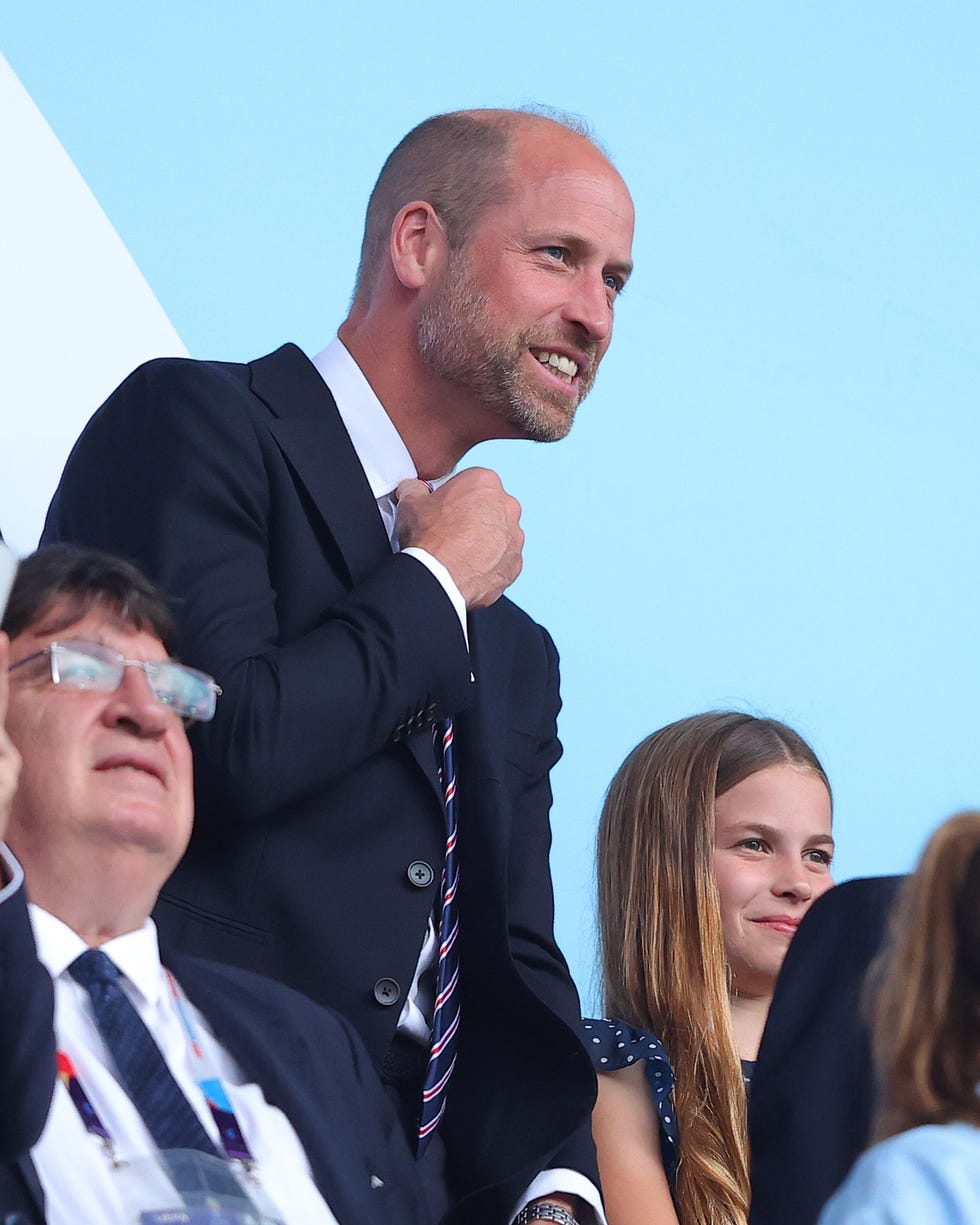 basel, switzerland july 27: prince william, prince of wales talks with princess charlotte as aleksander ceferin, uefa president looks on prior to the uefa womens euro 2025 final match between england and spain at st. jakob park on july 27, 2025 in basel, switzerland. (photo by james gill danehouse/getty images)