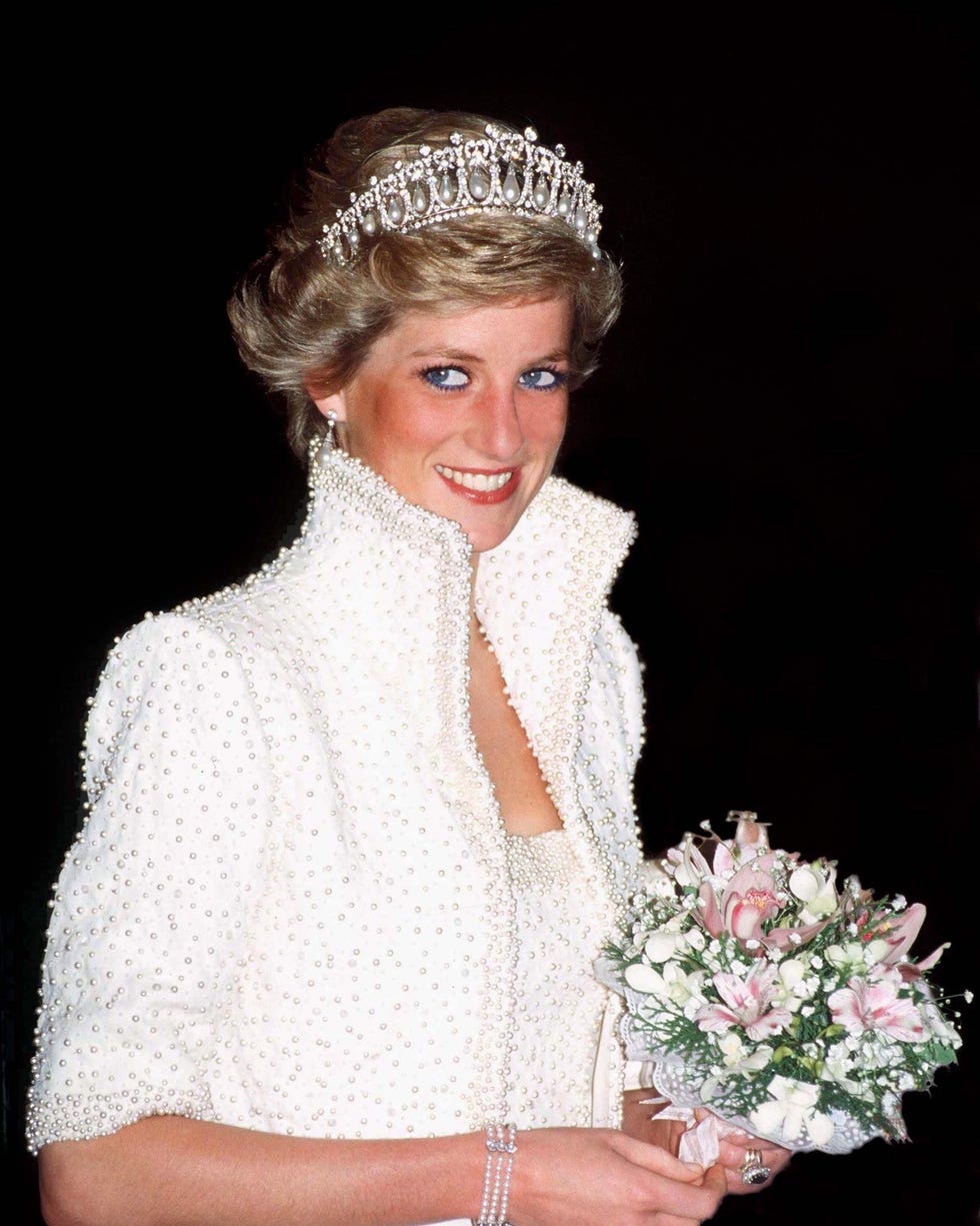princess charlotte looks just like princess diana in new birthday picture